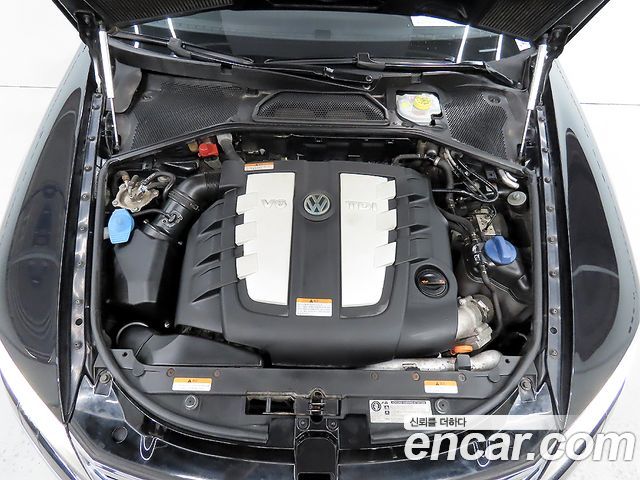 Volkswagen Phaeton 2013 — photo 6