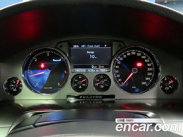 Volkswagen Phaeton 2013 — photo 8