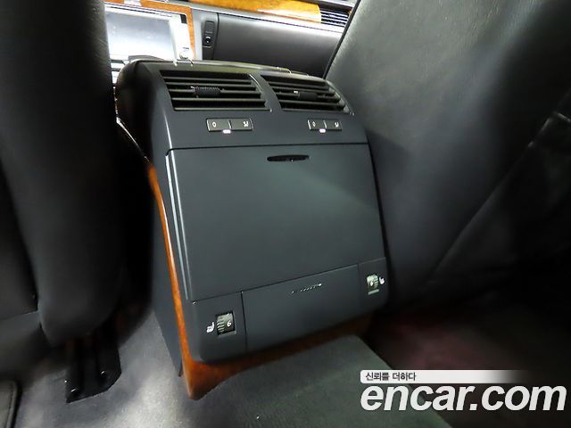 Volkswagen Phaeton 2013 — photo 16