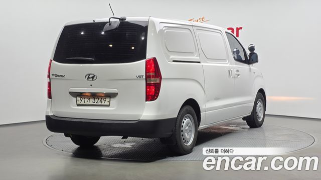 Hyundai Starex 2021 — photo 2