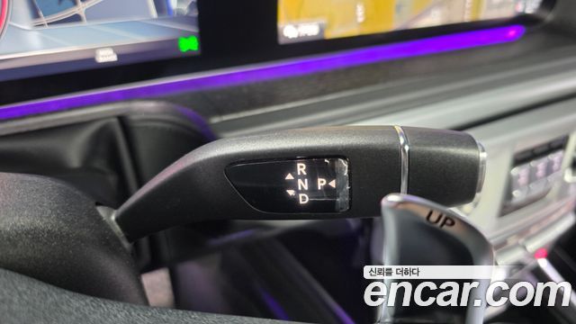 Mercedes-Benz G-Class 2024 — photo 9