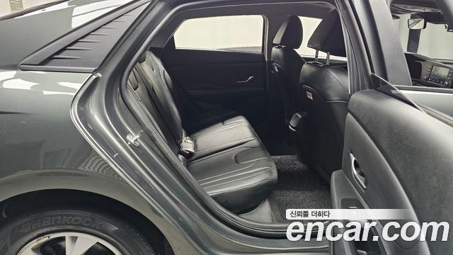 Hyundai AVANTE 2023 — photo 17