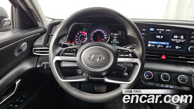 Hyundai AVANTE 2023 — photo 18