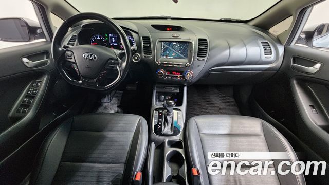Kia K3 2016 — photo 10