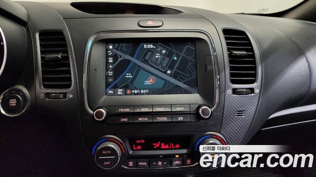 Kia K3 2016 — photo 19