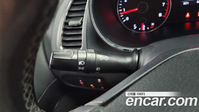 Kia K3 2016 — photo 22