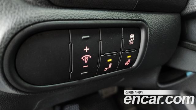 Kia K3 2016 — photo 24