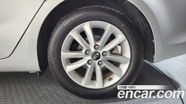 Kia K3 2016 — photo 7