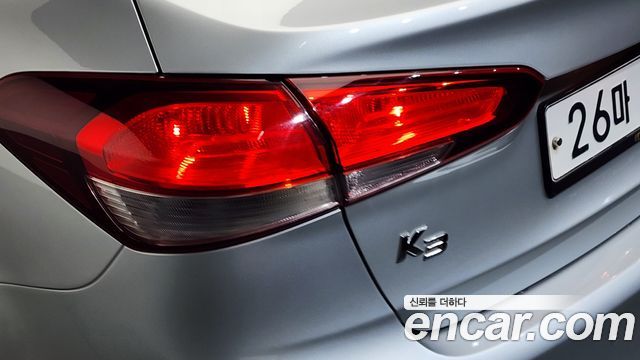 Kia K3 2016 — photo 9