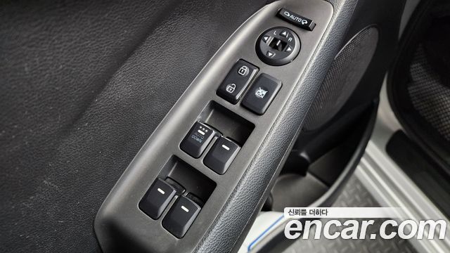 Kia K3 2016 — photo 29