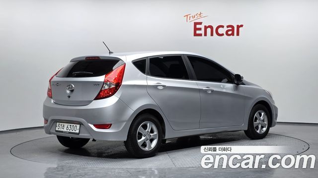 Hyundai Accent 2015 — photo 2