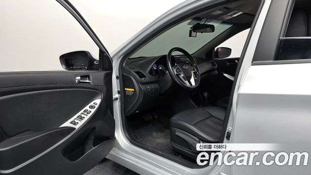 Hyundai Accent 2015 — photo 10