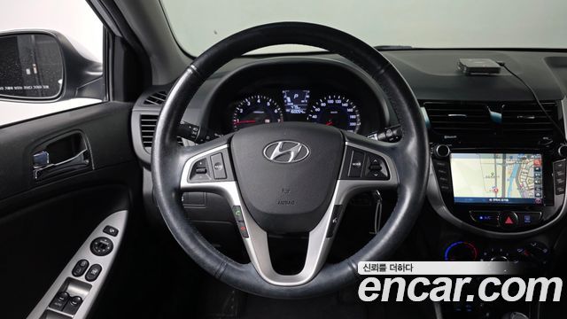 Hyundai Accent 2015 — photo 13
