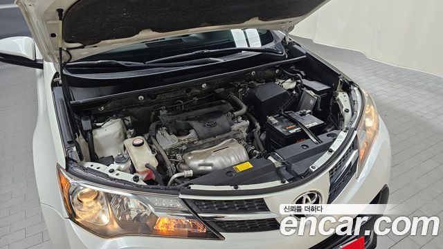 Toyota RAV4 2015 — photo 6