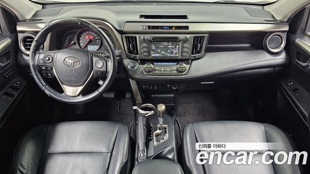 Toyota RAV4 2015 — photo 10