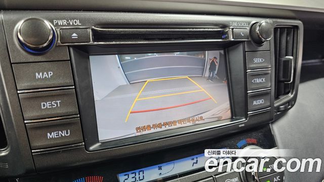 Toyota RAV4 2015 — photo 20