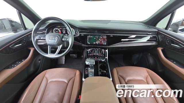 Audi Q7 2021 — photo 10