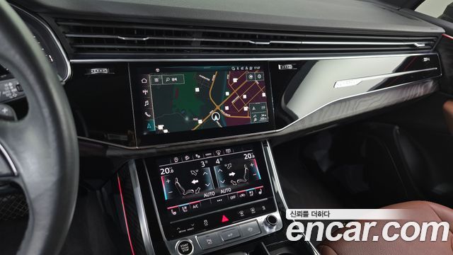 Audi Q7 2021 — photo 18