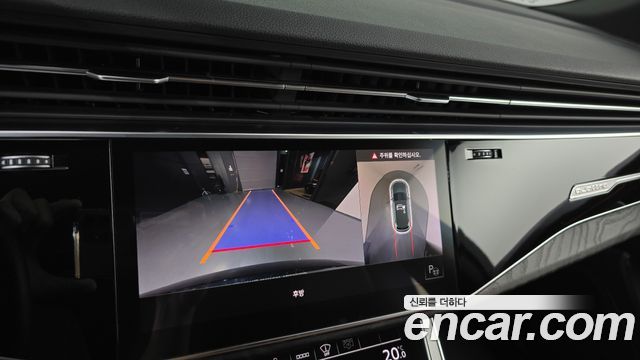 Audi Q7 2021 — photo 20