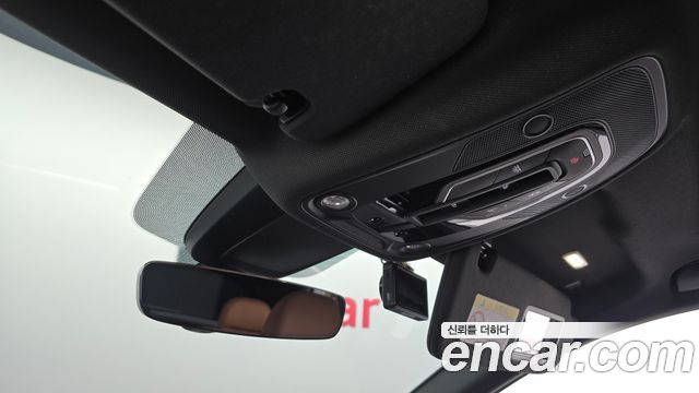 Audi Q7 2021 — photo 26