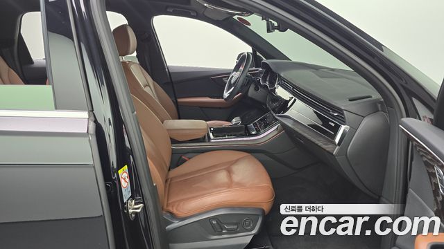 Audi Q7 2021 — photo 16
