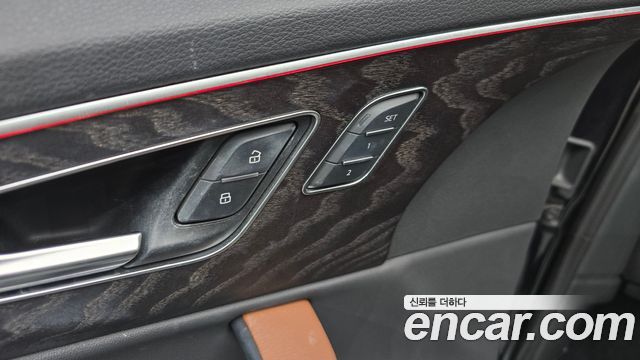 Audi Q7 2021 — photo 30