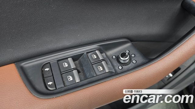 Audi Q7 2021 — photo 35
