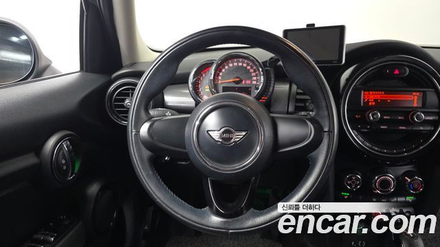 Mini Cooper 2017 — photo 13