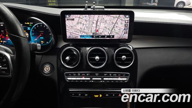 Mercedes-Benz GLC-Class 2021 — photo 20