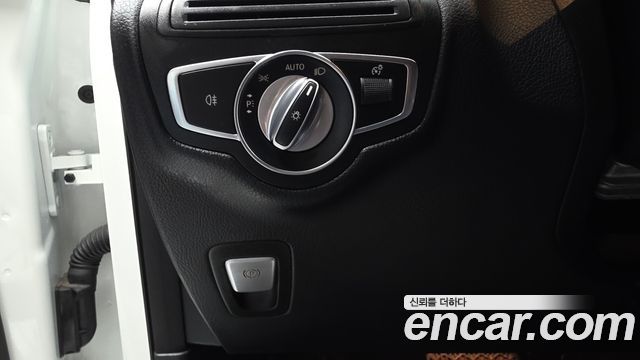 Mercedes-Benz GLC-Class 2021 — photo 28