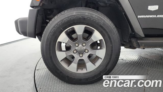 Jeep Wrangler 2011 — photo 5