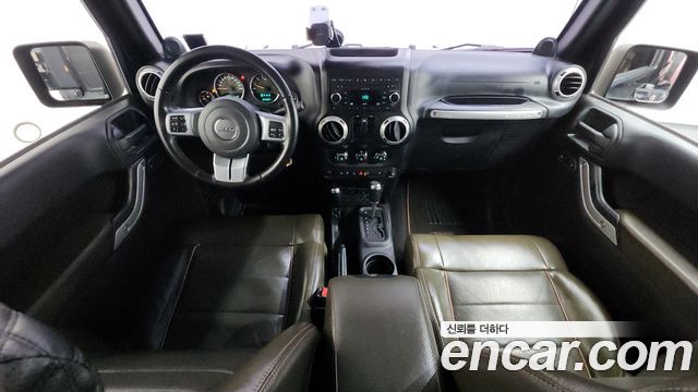 Jeep Wrangler 2011 — photo 7