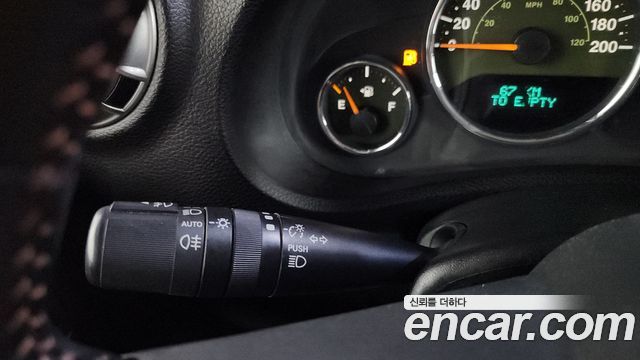 Jeep Wrangler 2011 — photo 18