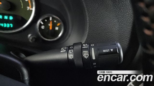 Jeep Wrangler 2011 — photo 19