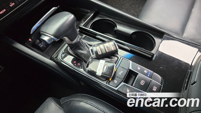 Kia K7 2016 — photo 9