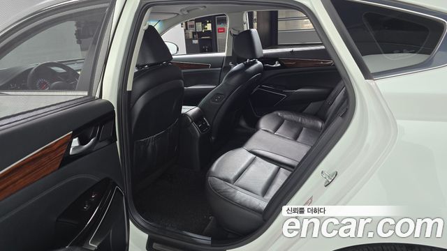 Kia K7 2016 — photo 11