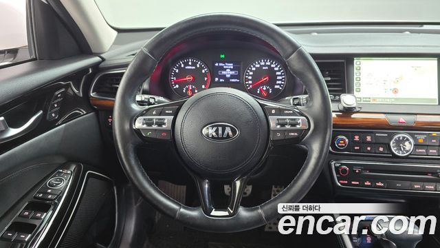 Kia K7 2016 — photo 13