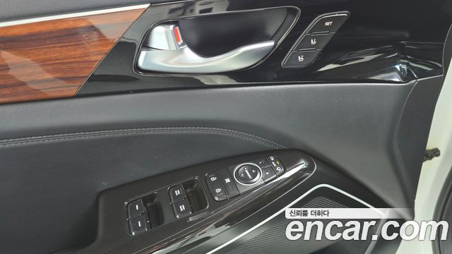 Kia K7 2016 — photo 14