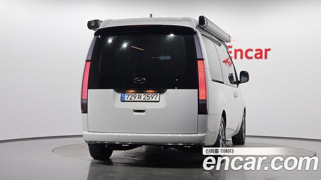 Hyundai Staria 2023 — photo 4