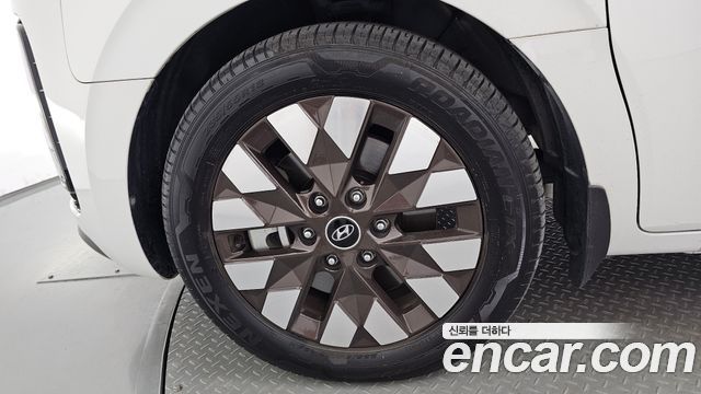 Hyundai Staria 2023 — photo 5