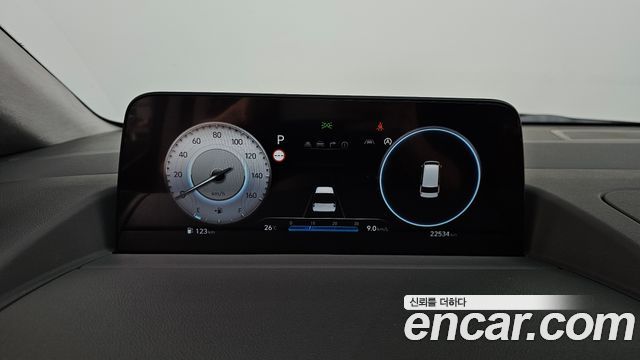 Hyundai Staria 2023 — photo 11