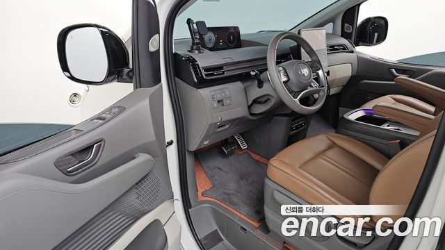 Hyundai Staria 2023 — photo 13
