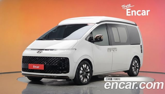 Hyundai Staria 2023 — photo 1