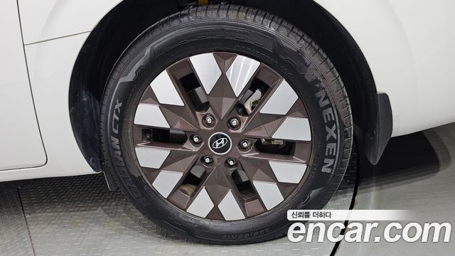 Hyundai Staria 2023 — photo 7