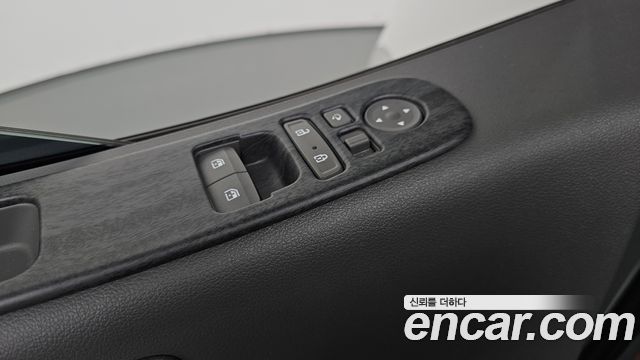 Hyundai Staria 2023 — photo 28