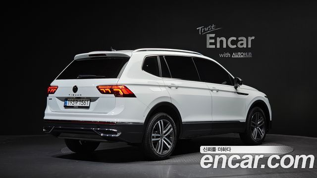 Volkswagen Tiguan 2024 — photo 2