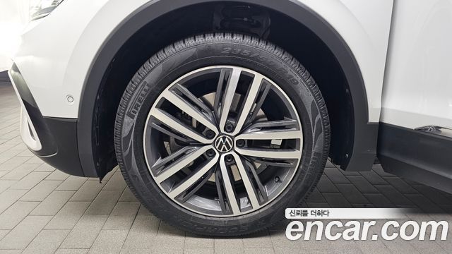 Volkswagen Tiguan 2024 — photo 5