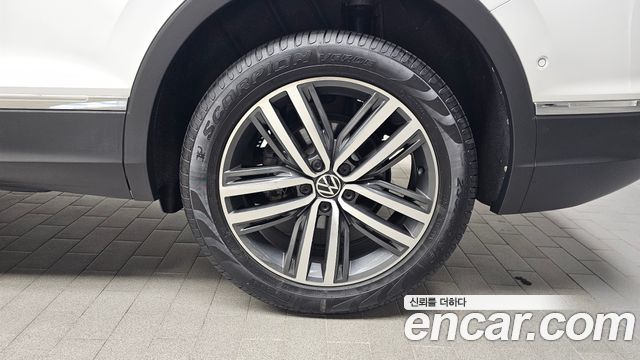 Volkswagen Tiguan 2024 — photo 7