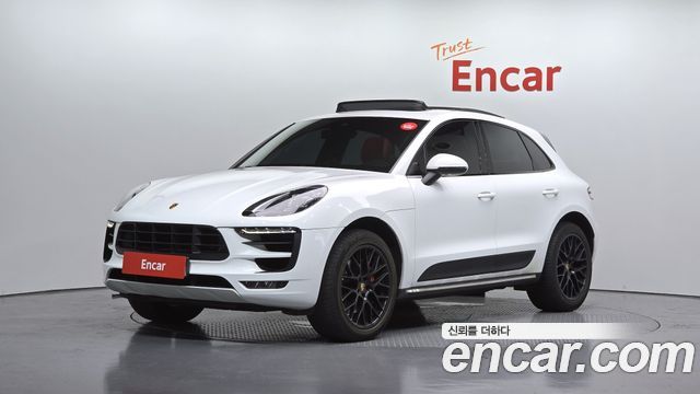 Porsche Macan 2017 — photo 1