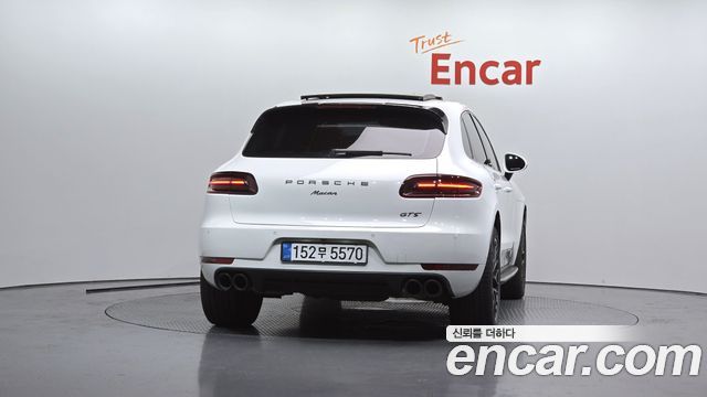 Porsche Macan 2017 — photo 4
